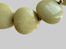 Load image into Gallery viewer, Bead detail 1