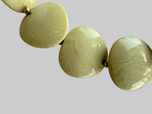 Load image into Gallery viewer, Bead detail 2
