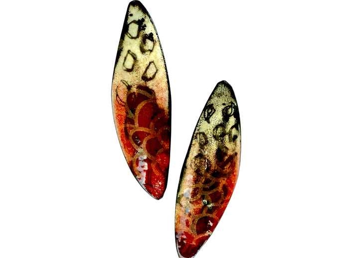 Circle earrings with red trim 1